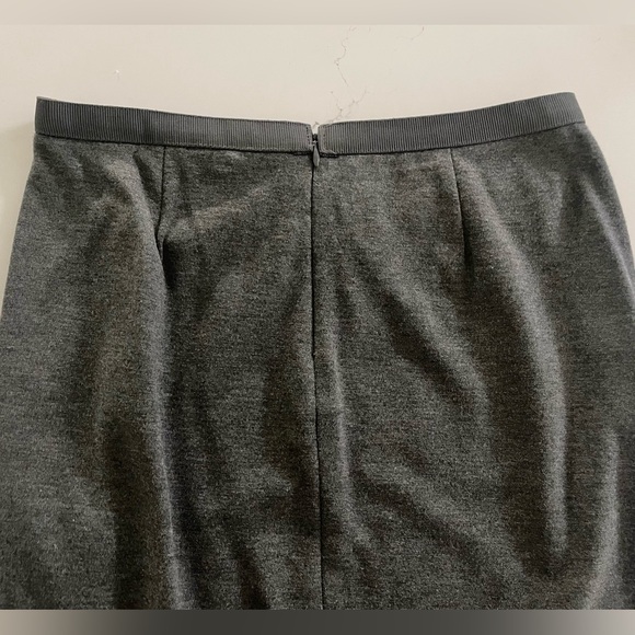 NWOT! Banana Republic Ruched Petal Skirt (US 0) - Picture 7 of 9